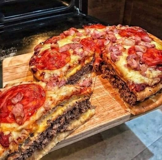 THE PIZZA BURGER PIE - OMG