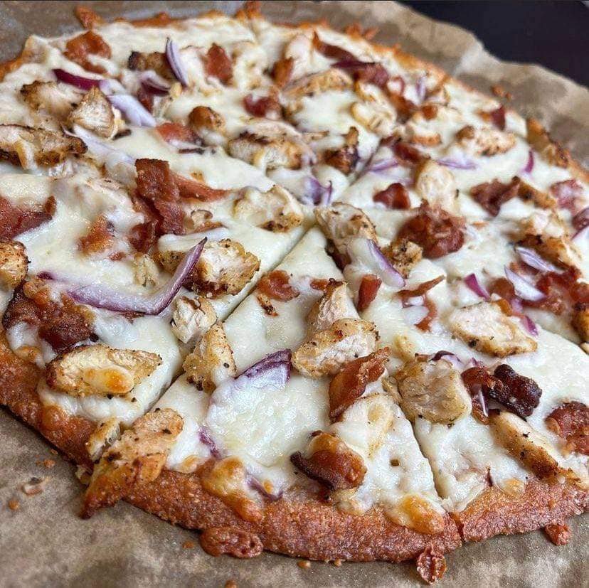 Weight Watchers Skinny Chicken Alfredo Pizza I found!